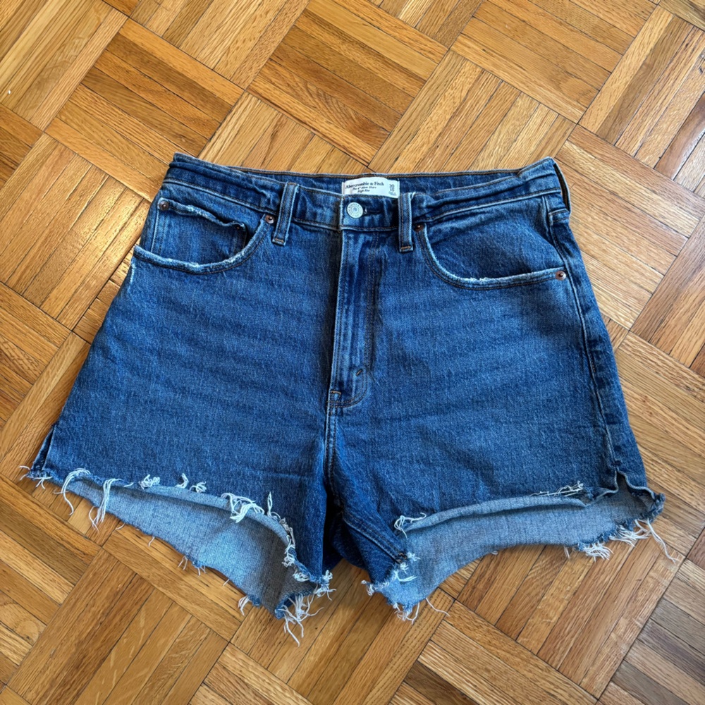 Abercrombie & Fitch High Rise 4” Mom Short, Curve Love
